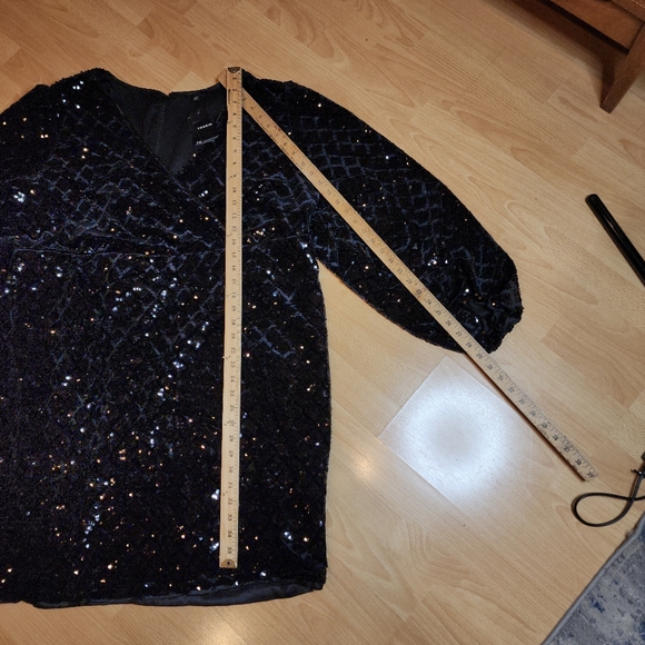 NWT Torrid Velour Sequin Surplice Black Long Sleeve Mini Dress Plus Size 26 4X - Picture 10 of 17